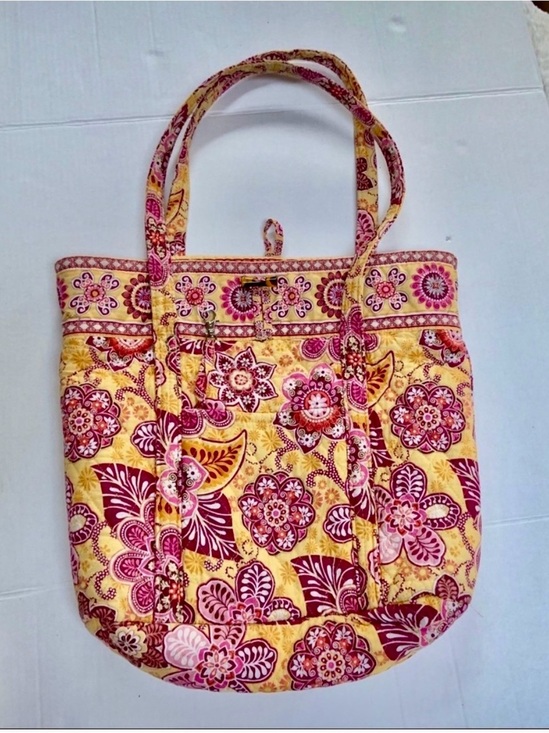 Vera Bradley Handbags - Vera Bradley large tote